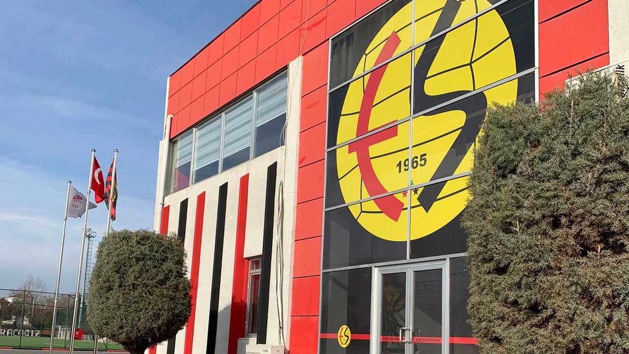 Eskişehirspor’da Transfer Sezonunda Beklenti Yaratan Son Dakika Gelişmeler