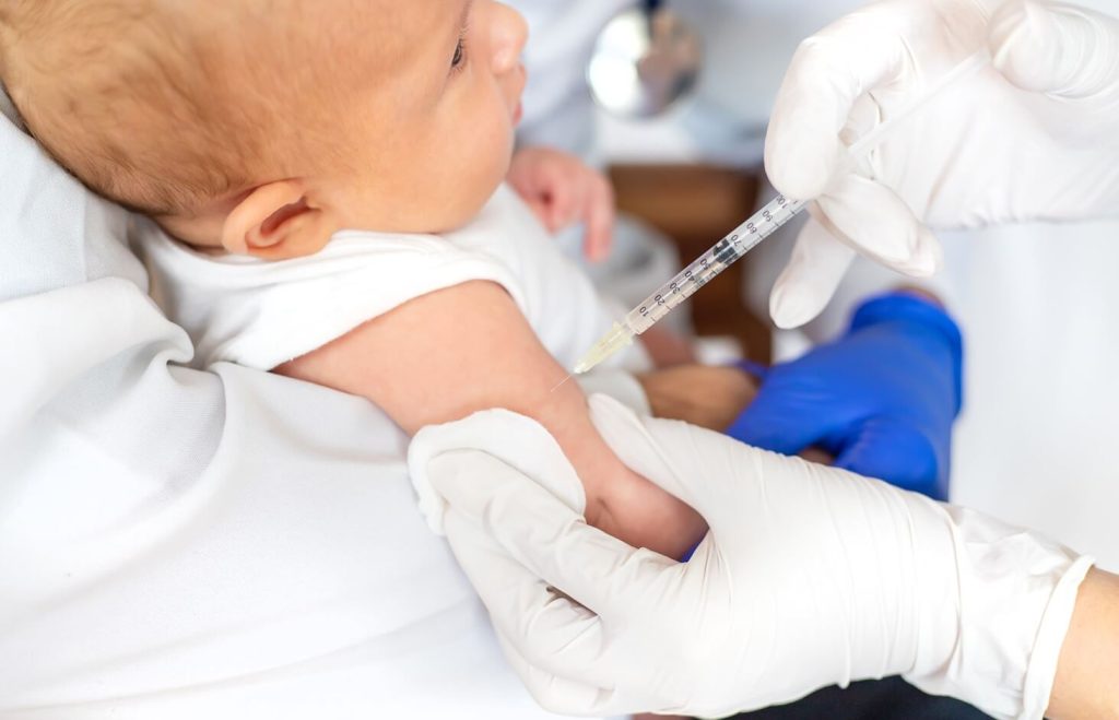 Doğumdan Sonraki İlk Bebek Aşıları
