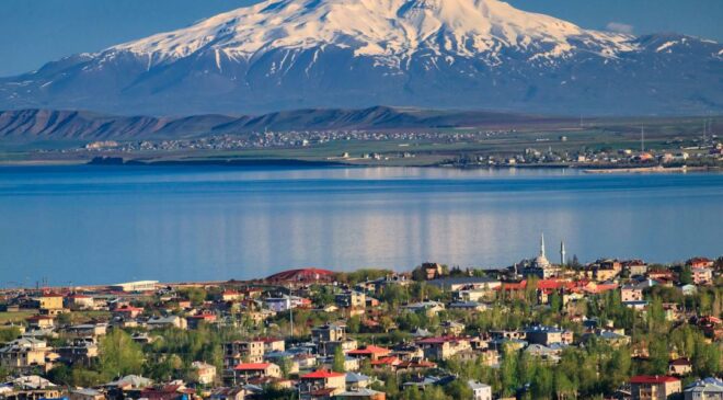 Van’ın Kaç İlçesi Var?